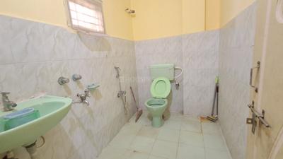 Bathroom Image of 1400 Sq.ft 2 BHK Builder Floor for rent in Sainikpuri Secunderabad for Rs. 18000