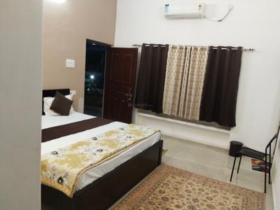 Bedroom Image of 2600 Sq.ft 5 BHK Builder Floor for rent in Nagwa Lanka Varanasi for Rs. 60000