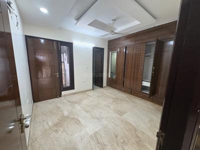 Bedroom Image of 2000 Sq.ft 3 BHK Builder Floor for rent in Kirti Nagar New Delhi for Rs. 65000