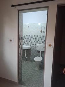 Bathroom Image of 1500 Sq.ft 2 BHK Builder Floor for rent in Indira Nagar Lucknow for Rs. 14000
