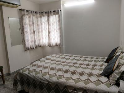 Bedroom Image of 1200 Sq.ft 2 BHK Apartment / Flat for rent in Bodakdev Ahmedabad for Rs. 40000