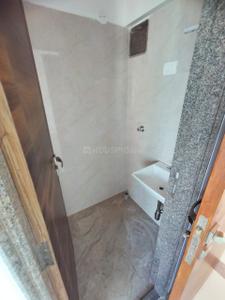 Bathroom Image of 750 Sq.ft 2 BHK Apartment / Flat for rent in Malad West Mumbai for Rs. 52000