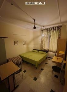 Bedroom Image of 2700 Sq.ft 4 BHK Independent House for rent in Sector 31 Noida for Rs. 70000