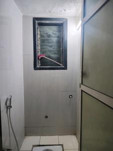 Common Bathroom Image of 530 Sq.ft 1 BHK Apartment / Flat for rent in Kasarvadavali Thane for Rs. 17999