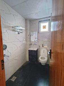Bathroom Image of 1300 Sq.ft 2 BHK Builder Floor for rent in Sector 52 Gurgaon for Rs. 50000