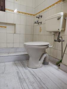 Bathroom Image of 1150 Sq.ft 2.5 BHK Apartment / Flat for sale in DDA SFS, Sarita Vihar New Delhi for Rs. 19900000
