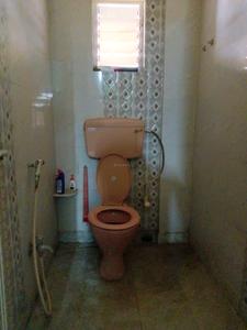 Common Bathroom Image of 950 Sq.ft 3 BHK Apartment / Flat for sale in Jadavpur Kolkata for Rs. 5000000