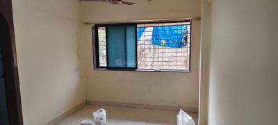 Bathroom Image of 450 Sq.ft 1 BHK Apartment / Flat for rent in Dahisar East Mumbai for Rs. 24000