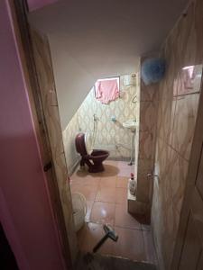 Bathroom Image of 700 Sq.ft 2 BHK Independent House for sale in Aya Nagar New Delhi for Rs. 4500000