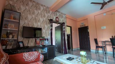 Living Room Image of 900 Sq.ft 2 BHK Apartment / Flat for sale in Saha Para Kolkata for Rs. 3300000