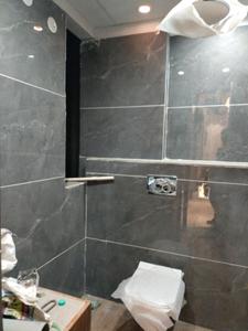 Common Bathroom Image of 750 Sq.ft 2 BHK Apartment / Flat for sale in Primex Krishna Apartment, Kulesara Greater Noida for Rs. 3995000