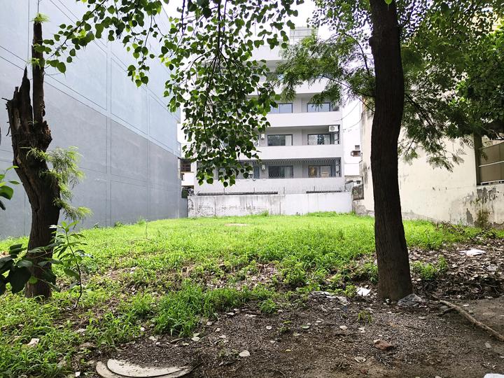 Sector 25, DLF Phase 2 Main Image 1