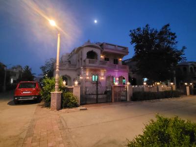 Image of 2000 Sq.ft 3 BHK Villa for rent in Yogeswar Nagar, Bhuj for Rs. 40000