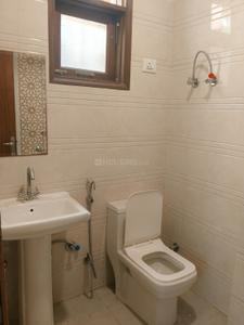 Bathroom Image of 750 Sq.ft 2 BHK Apartment / Flat for rent in Sultanpur New Delhi for Rs. 28000