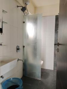 Common Bathroom Image of 600 Sq.ft 1 BHK Apartment / Flat for rent in Gurukrupa Marina Enclave, Malad West Mumbai for Rs. 40000
