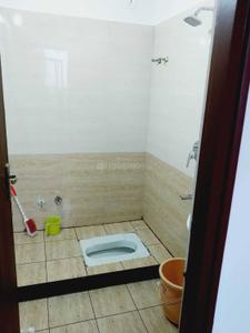 Bathroom Image of 913 Sq.ft 2 BHK Apartment / Flat for rent in Laabham Residency, Pipliyahana Indore for Rs. 15000