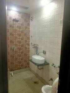 Bathroom Image of 850 Sq.ft 2 BHK Builder Floor for sale in Shalimar Bagh New Delhi for Rs. 10100000