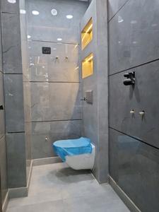 Common Bathroom Image of 4850 Sq.ft 4 BHK Apartment / Flat for sale in Uttam Nagar New Delhi for Rs. 11000000
