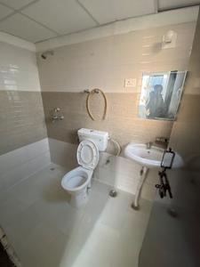 Bathroom Image of 610 Sq.ft 2 BHK Apartment / Flat for sale in Signature Orchard Avenue 2, Sector 93 Gurgaon for Rs. 6900000