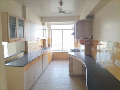 Kitchen Image of 2000 Sq.ft 3 BHK Apartment / Flat for rent in DLF Richmond Park, Sector 43 Gurgaon for Rs. 86000