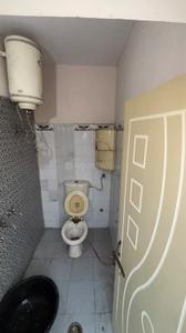 Bathroom Image of 500 Sq.ft 1 BHK Apartment / Flat for rent in Sector 32 Chandigarh for Rs. 3000