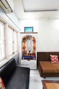 Hall Image of 990 Sq.ft 2 BHK Apartment / Flat for sale in Thaltej Ahmedabad for Rs. 7000000