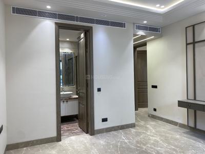 Bedroom Image of 2700 Sq.ft 4 BHK Builder Floor for sale in Model Town New Delhi for Rs. 62500000