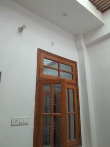 Bedroom Image of 1000 Sq.ft 1 BHK Builder Floor for rent in Budheshwar Lucknow for Rs. 10000