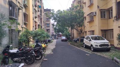 Image of 750 Sq.ft 2 BHK Apartment / Flat for sale in Golf Green, Kolkata for Rs. 3350000