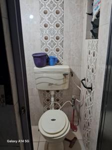 Bathroom Image of 150 Sq.ft 1 BHK Apartment / Flat for rent in Maninagar Ahmedabad for Rs. 12000