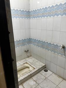 Bathroom Image of 600 Sq.ft 1 BHK Apartment / Flat for rent in Rajendra Nagar Indore for Rs. 11000