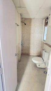 Bathroom Image of 840 Sq.ft 2 BHK Apartment / Flat for sale in Jaypee Kosmos, Sector 134 Noida for Rs. 7200000