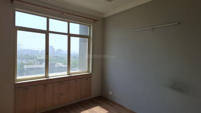 Bedroom Image of 1430 Sq.ft 2 BHK Apartment / Flat for rent in Raheja Vedaanta, Sector 108 Gurgaon for Rs. 28000