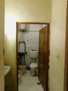 Bathroom Image of 1500 Sq.ft 3 BHK Apartment / Flat for sale in Vikaspuri New Delhi for Rs. 10500000