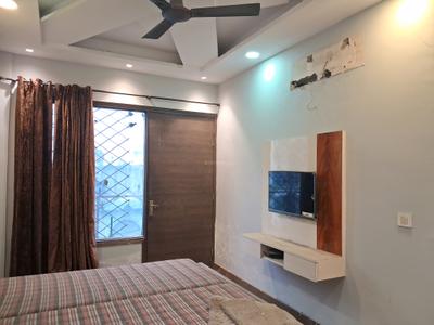 Bedroom Image of 1350 Sq.ft 3 BHK Builder Floor for rent in Ramesh Nagar New Delhi for Rs. 40000