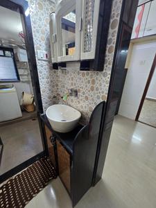 Bathroom Image of 525 Sq.ft 1 BHK Apartment / Flat for rent in Kandivali East Mumbai for Rs. 31000