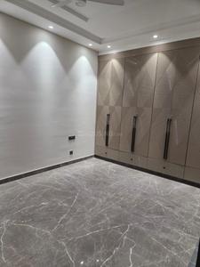 Bedroom Image of 1800 Sq.ft 3 BHK Builder Floor for sale in Rajouri Garden New Delhi for Rs. 40000000