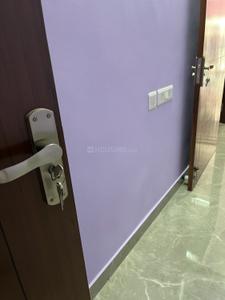 Bedroom Image of 1250 Sq.ft 3 BHK Builder Floor for rent in Chittaranjan Park New Delhi for Rs. 75000