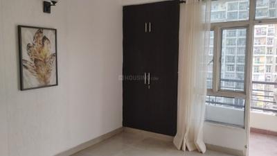 Bedroom Image of 1319 Sq.ft 3 BHK Apartment / Flat for rent in Supertech Livingston, Crossings Republik Ghaziabad for Rs. 20000