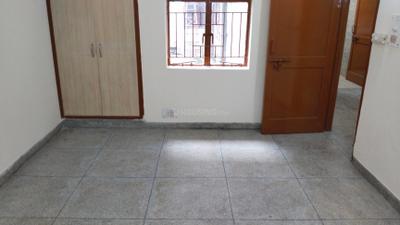 Bedroom Image of 1100 Sq.ft 2 BHK Apartment / Flat for rent in Kirpal Apartments, Patparganj New Delhi for Rs. 30000