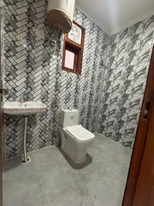 Bathroom Image of 800 Sq.ft 1 BHK Builder Floor for rent in Saket New Delhi for Rs. 20000