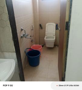 Bathroom Image of 750 Sq.ft 1 BHK Apartment / Flat for rent in Bhatha Surat for Rs. 15000
