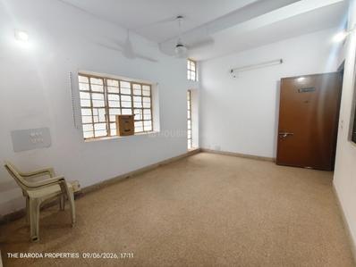 Hall Image of 1500 Sq.ft 3 BHK Apartment / Flat for rent in Sayajiganj Vadodara for Rs. 15000