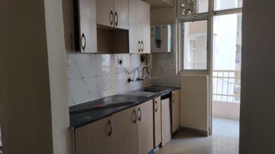 Kitchen Image of 1150 Sq.ft 2.5 BHK Apartment / Flat for rent in Supertech Cape Town, Sector 74 Noida for Rs. 31000
