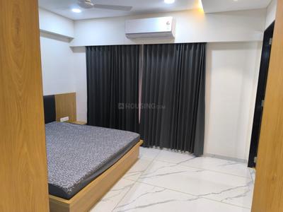 Bedroom Image of 2500 Sq.ft 3 BHK Apartment / Flat for rent in V V Akshat Paradise, Sargasan Gandhinagar for Rs. 60000