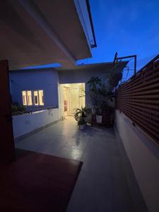 Balcony Image of 400 Sq.ft 1 BHK Builder Floor for rent in Masjid Moth Village New Delhi for Rs. 40000