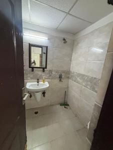 Bathroom Image of 1000 Sq.ft 2.5 BHK Apartment / Flat for sale in Amrapali Princely Estate, Sector 76 Noida for Rs. 9500000