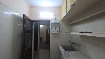 Kitchen Image of 950 Sq.ft 2 BHK Apartment / Flat for rent in Pitampura New Delhi for Rs. 30000