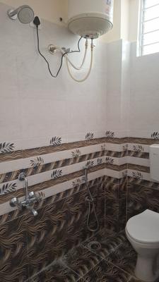 Bathroom Image of 650 Sq.ft 1 BHK Builder Floor for rent in Bommanahalli Bengaluru for Rs. 17500