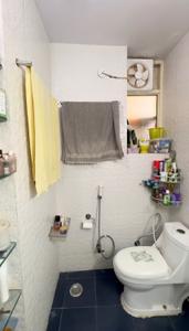 Bathroom Image of 1150 Sq.ft 2.5 BHK Apartment / Flat for sale in Indraprastha Villa, Sector 61 Noida for Rs. 17000000